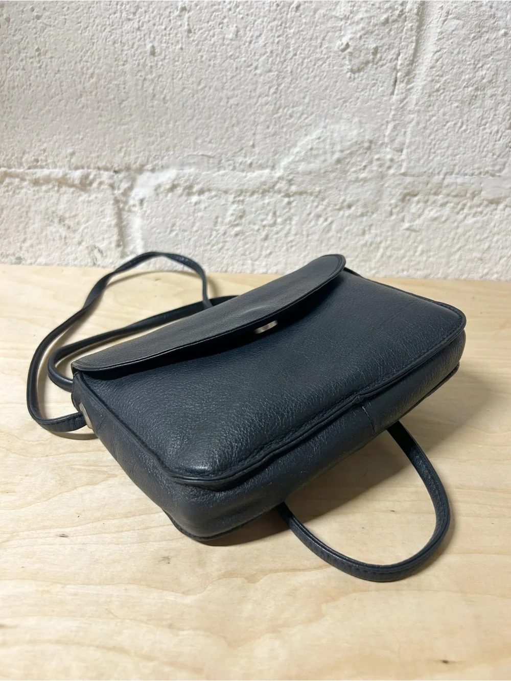 Vintage Tula Classic Small Black Leather Crossbody Shoulder Bag c1990s, EUC
